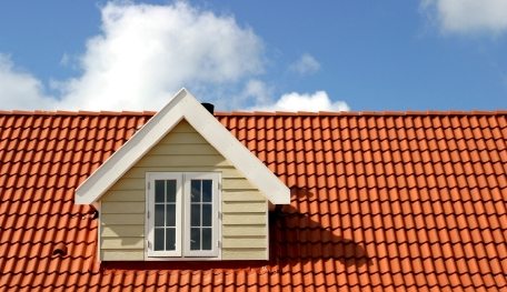 I prezzi delle coperture per tetti: informazioni e consigli Coperture per tetti piani